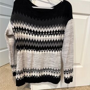 New York & Company Black and Gray Geometric Sweater